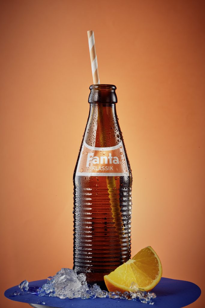 Fanta Retro Flasche mit Orange und Eis